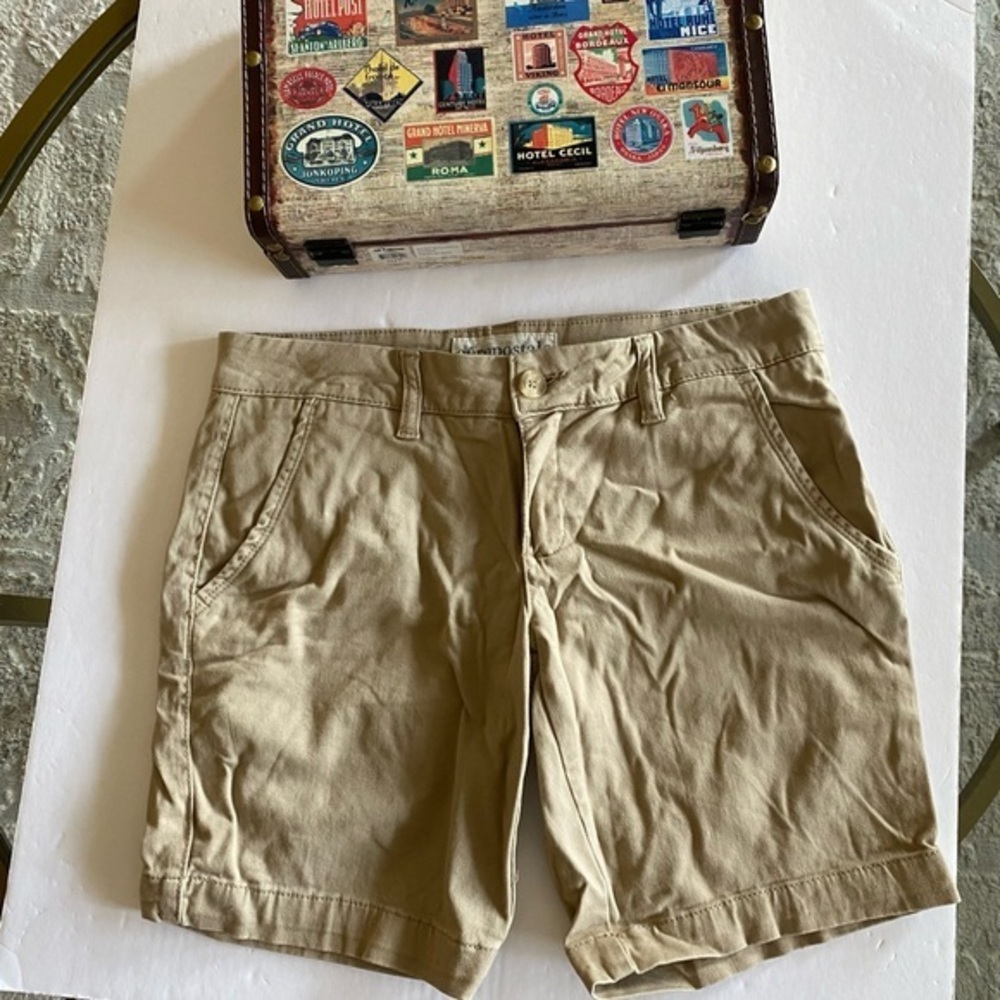 Aeropostale stretch khaki Bermuda shorts, Sz. 5/6